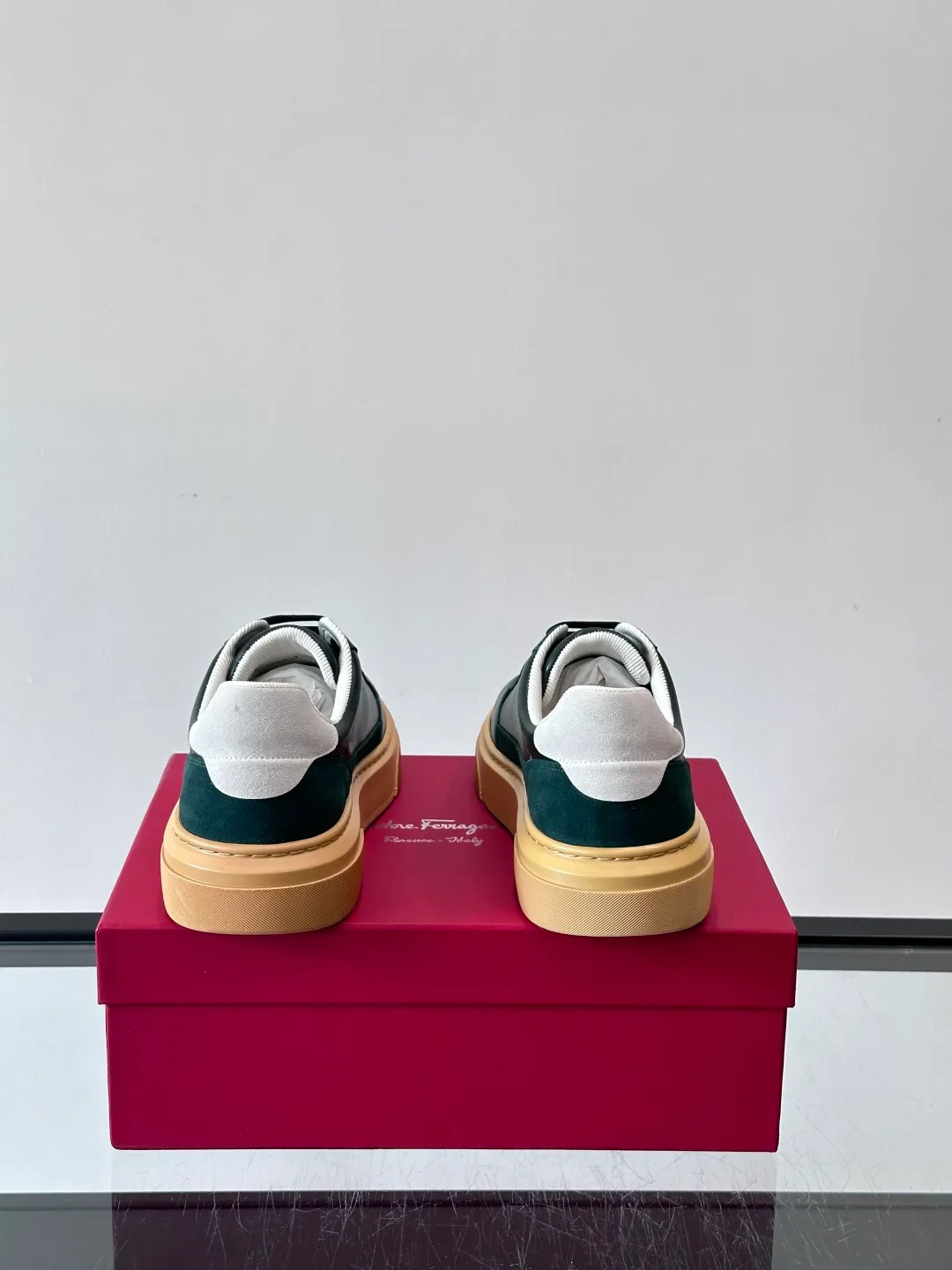 Men's men's shoes 💰440 [New style] 🏃‍♂️🏃‍♂️[Ferragamo] Ferragamo - High-end quality original order·Casual sports shoes -Upper: 🔝Nappa calfskin, suede calfskin, shoe body. Sewing brand totem, tongue air pressure brand logo -Inner: water-dyed cowhide -Outsole: ultra-light TPU foam rubber; molded outsole -Ultra-high quality control and fine workmanship: outstanding (high-end, extravagance, grade) -Size: 38-45 (46, can be customized)